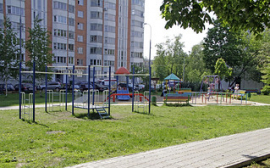 В Ярославле демонтируют сломанные детские площадки
