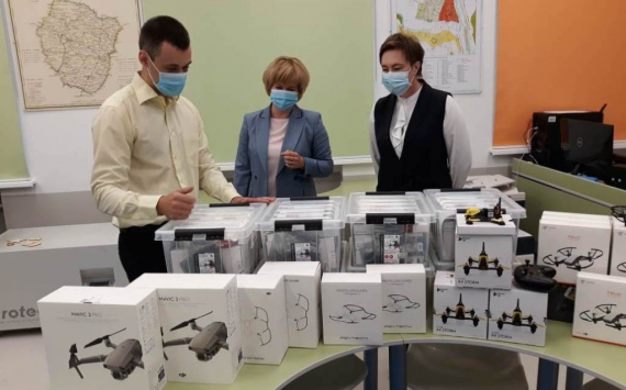 Квадрокоптеры, компьютеры и другое оборудование закуплены для ярославского мобильного «Кванториума»